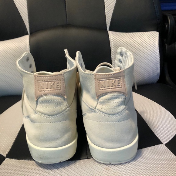 SOLD - Picture 3 of 4